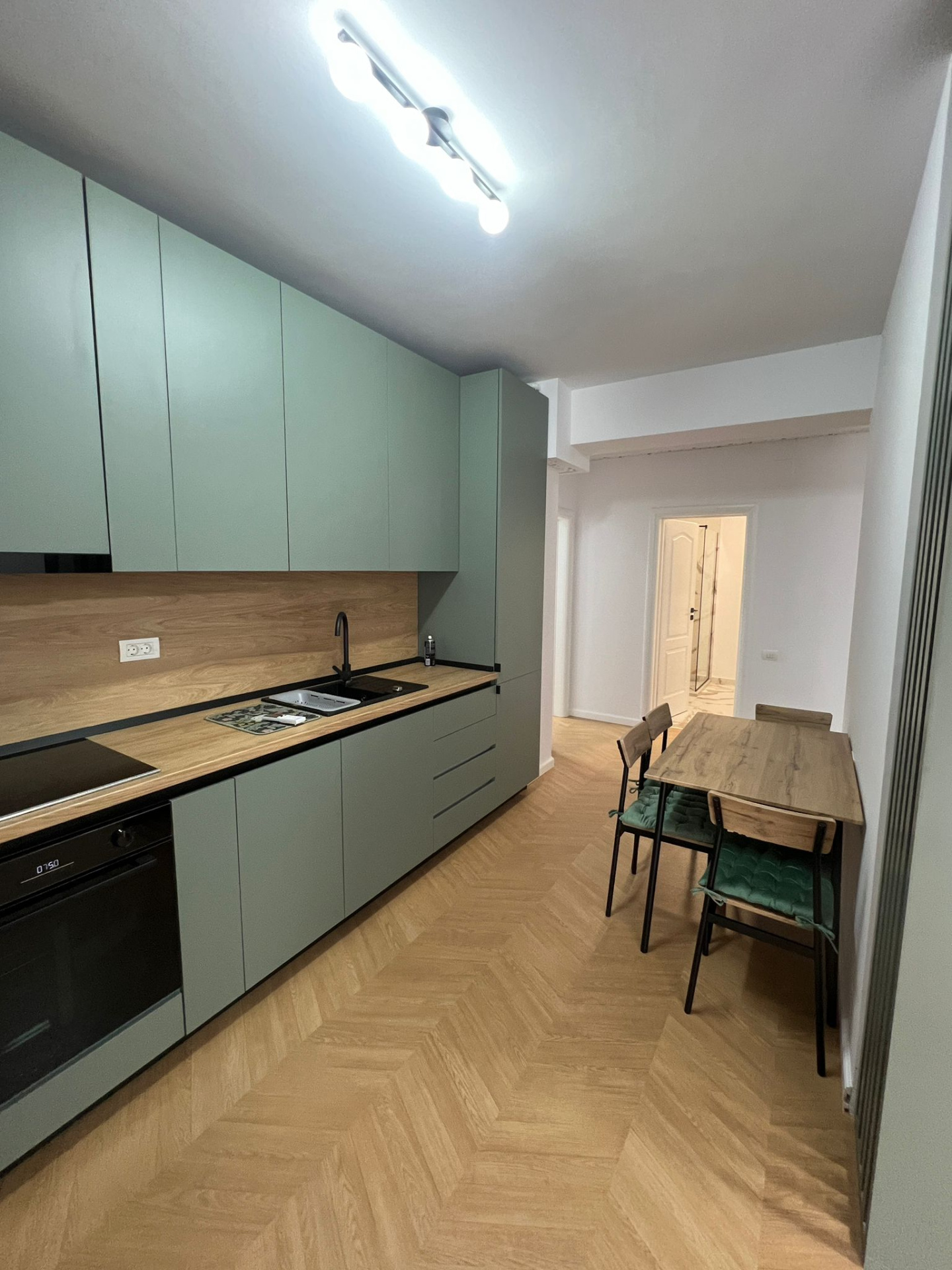 De închiriat apartament 2 camere, et 1 , langa City Mall, Constanta