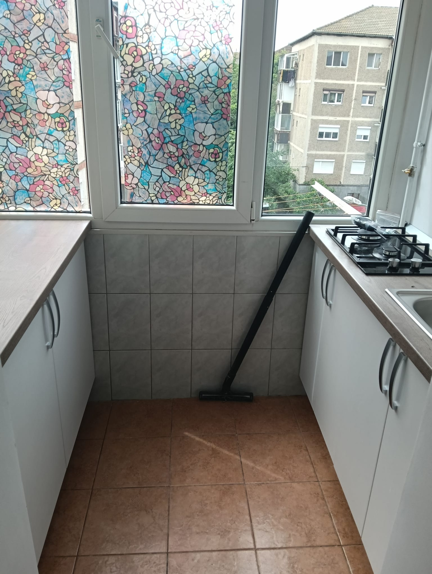 Apartament 3 camere decomandate de închiriat – Zona Lipovei, locație excelentă