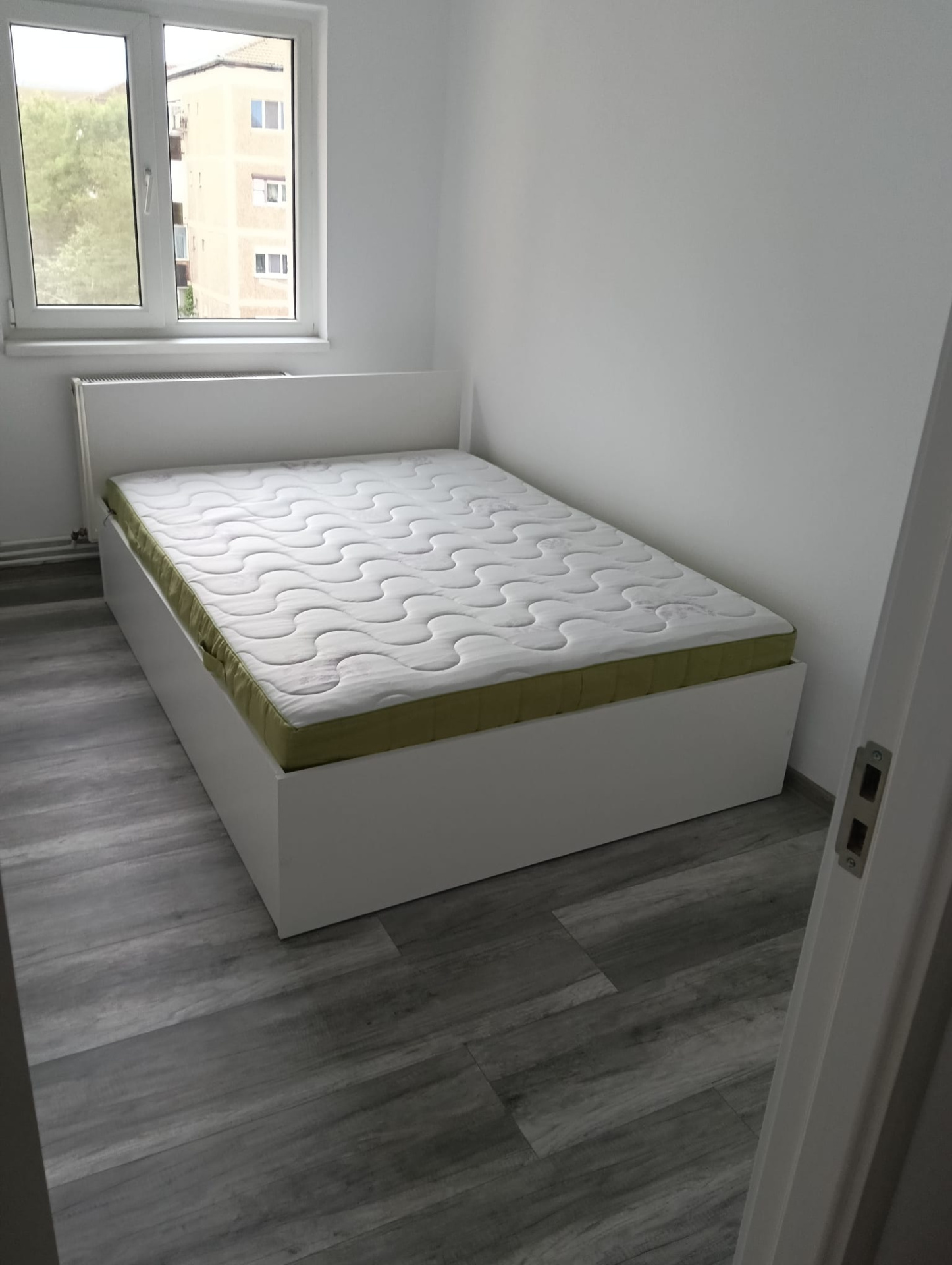 Apartament 3 camere decomandate de închiriat – Zona Lipovei, locație excelentă