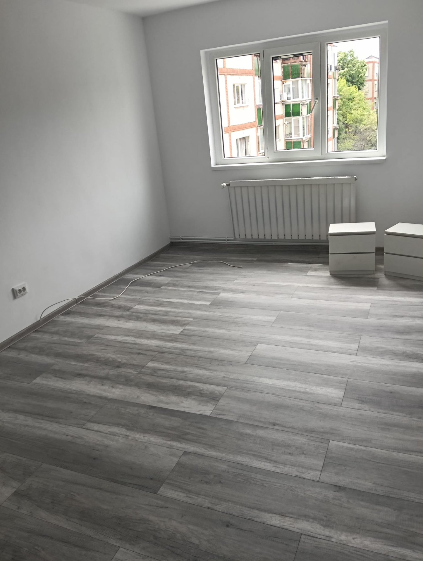 Apartament 3 camere decomandate de închiriat – Zona Lipovei, locație excelentă