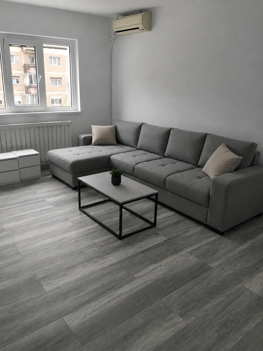 Apartament 3 camere decomandate de închiriat – Zona Lipovei, locație excelentă