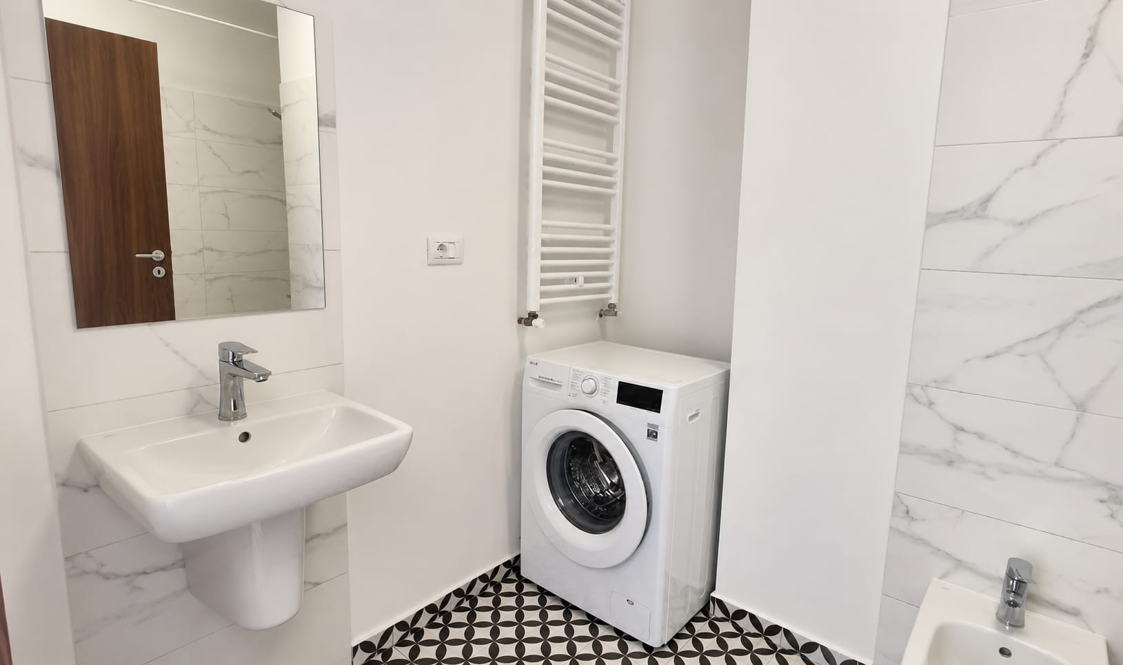 De închiriat apartament 2 camere LUX cu parcare  - Calea Torontalului