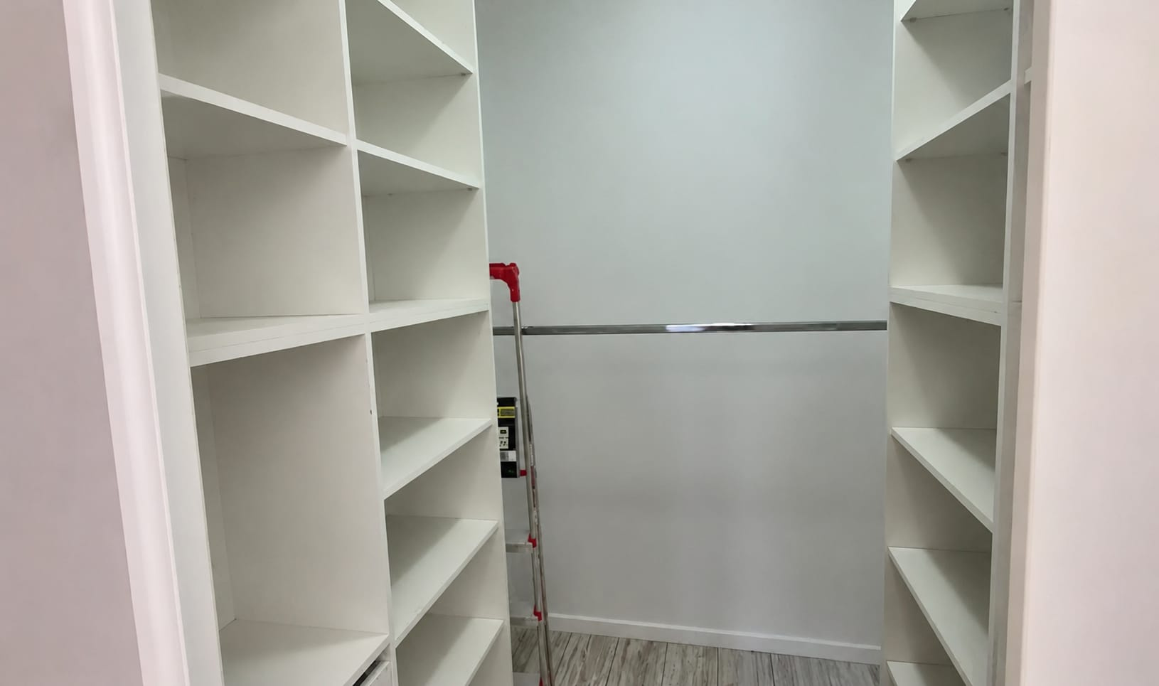 De închiriat apartament 2 camere LUX cu parcare  - Calea Torontalului