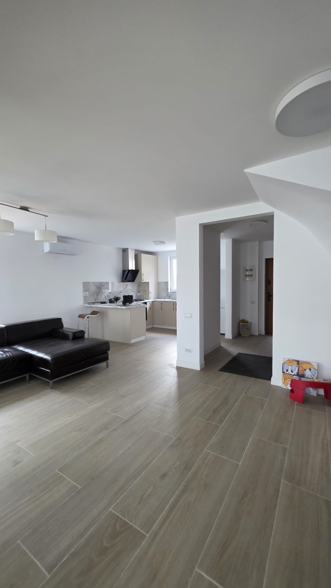 Duplex Premium | 145 mp utili | Curte 90 mp | 4 băi | Otopeni