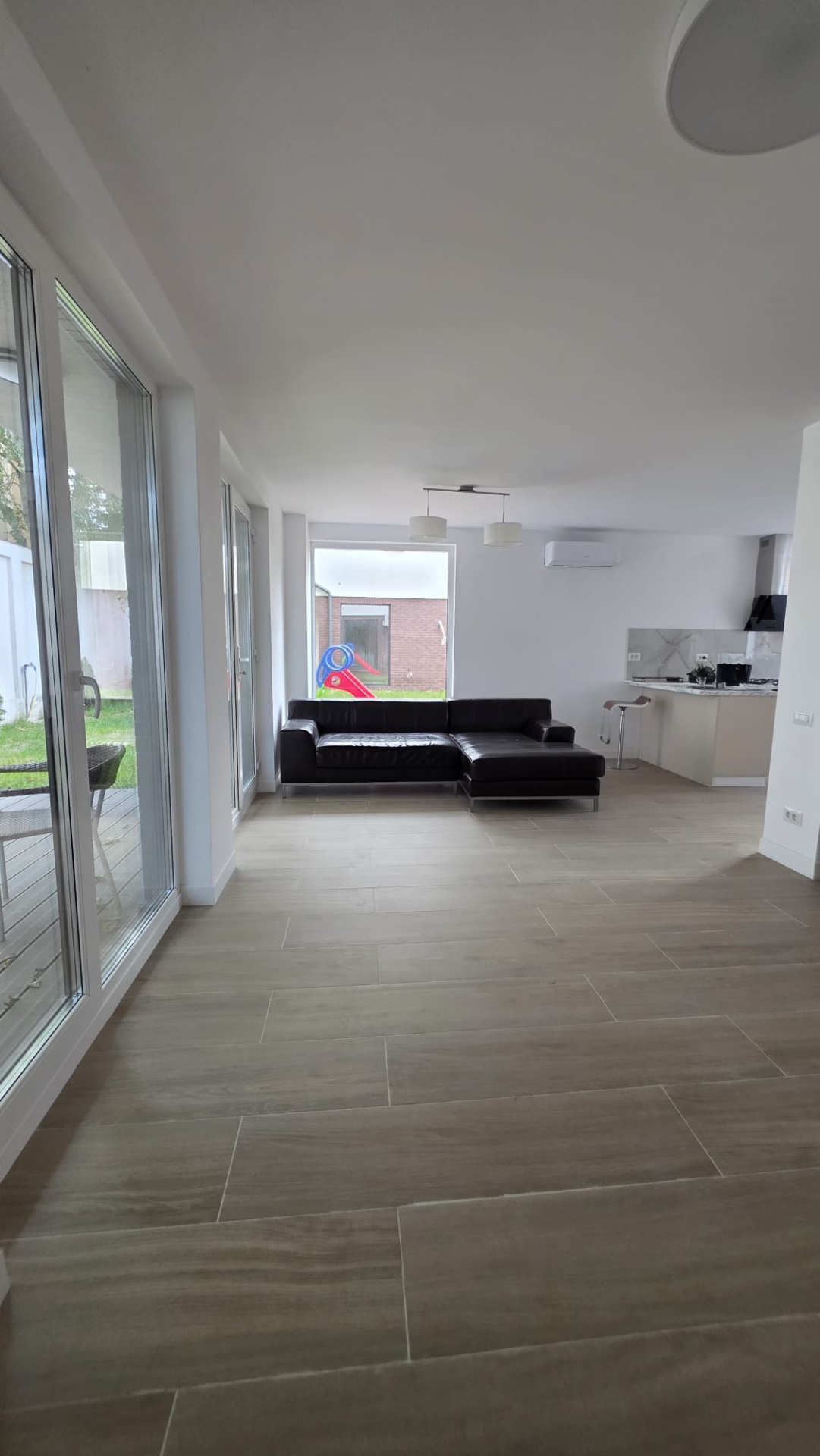 Duplex Premium | 145 mp utili | Curte 90 mp | 4 băi | Otopeni