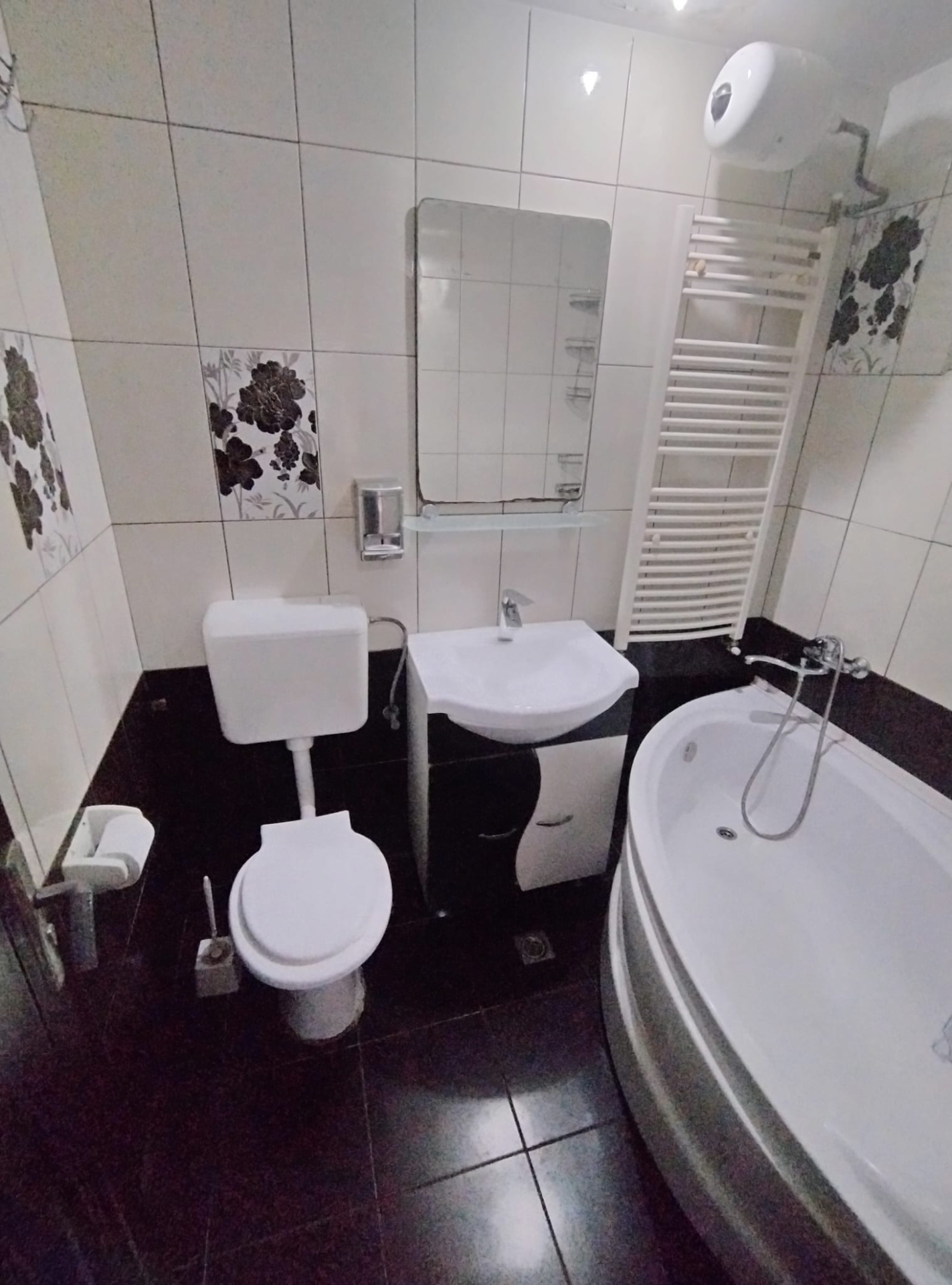 APARTAMENT 2 CAMERE TRIVALE PARTER