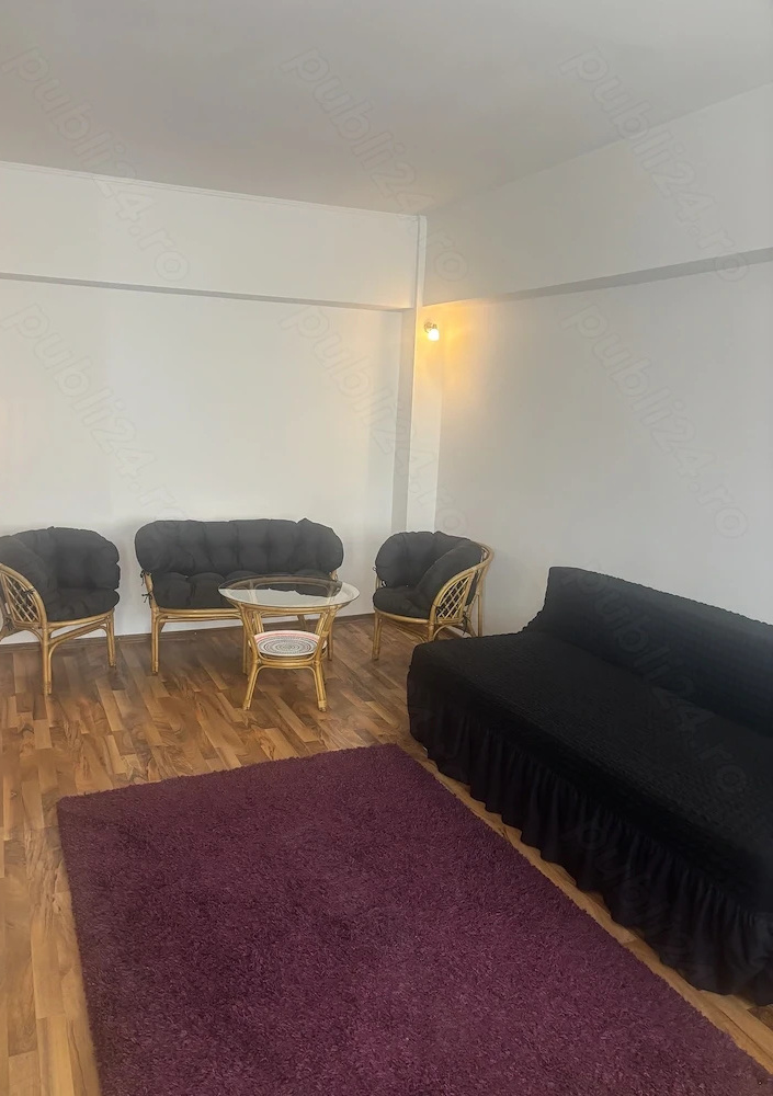 De vânzare apartament 2 camere , et 6/8– Zona Trocadero, Constanța