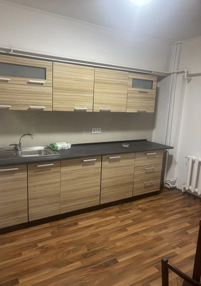 De vânzare apartament 2 camere , et 6/8– Zona Trocadero, Constanța