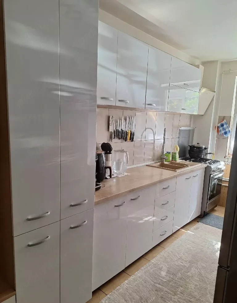 De vânzare apartament 2 camere decomandate, 60 m², str.Ferdinand, Jud Constanta