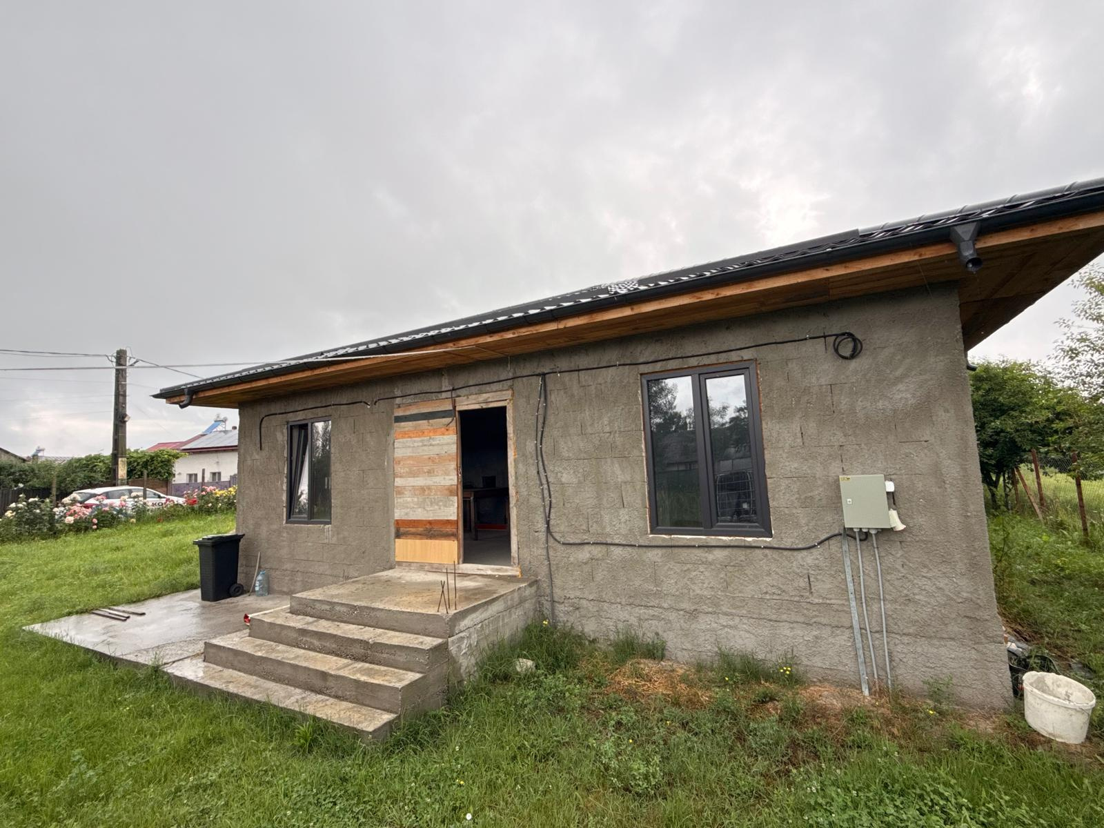 Casă semifinisată | Buzoiești | Teren generos 2.900 mp