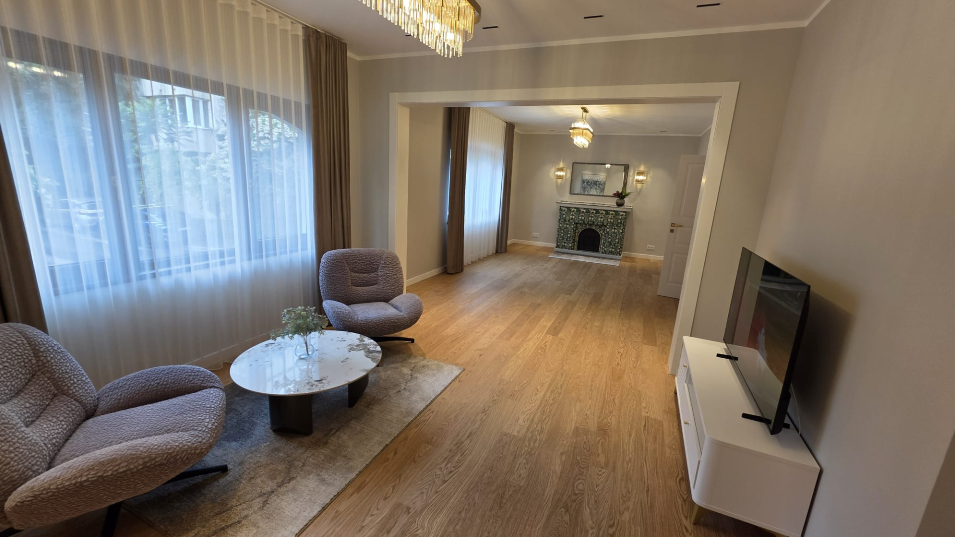 Apartament 4 camere de vanzare in vila- complet renovat 2026- parcare in curte