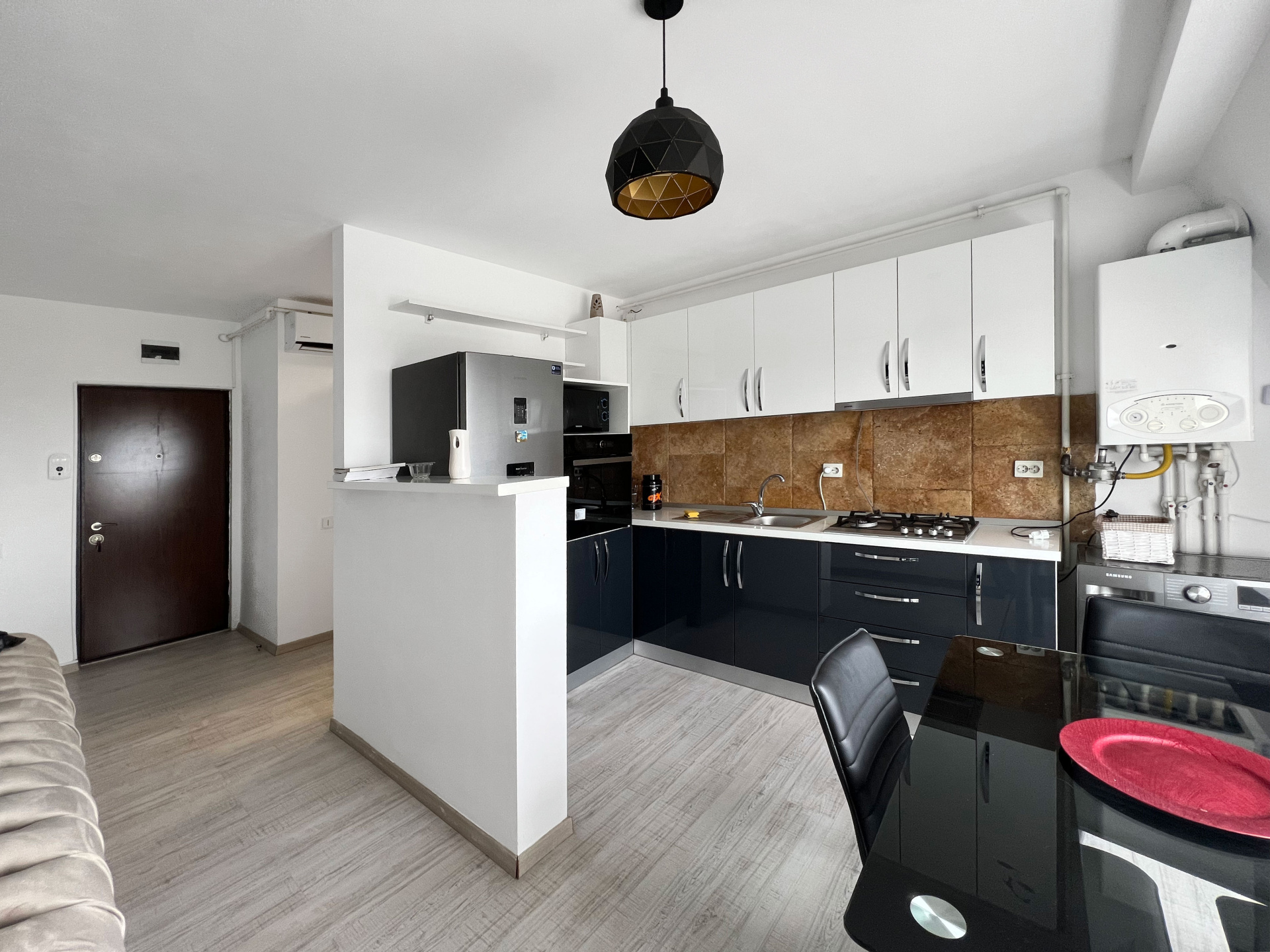 2 Camere | 400e | Sever Bocu