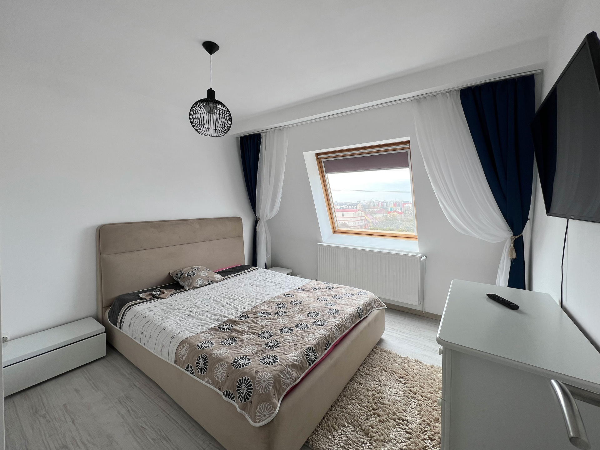 2 Camere | 400e | Sever Bocu