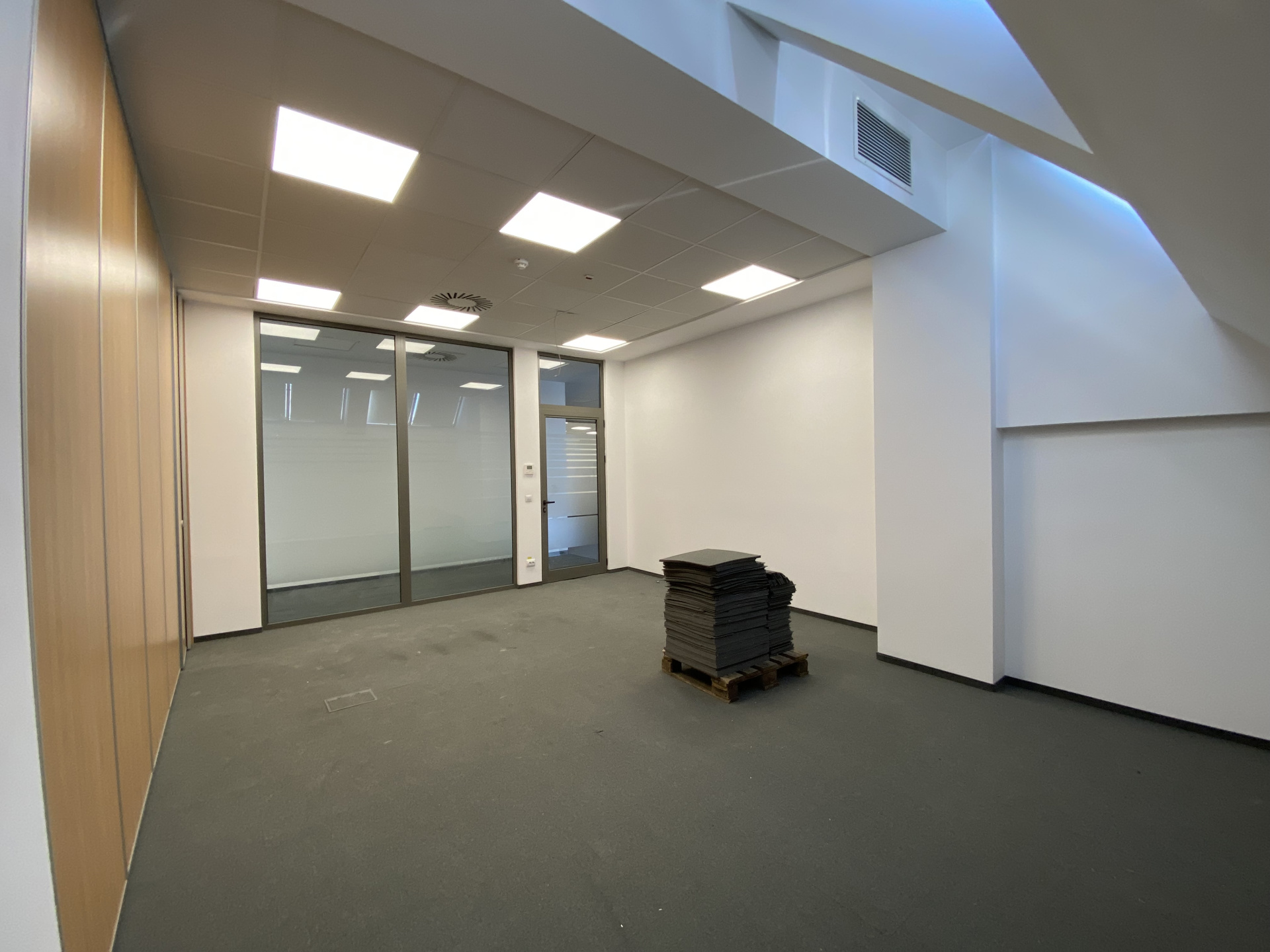 Comercial de închiriat în IS Iasi, 570 m²