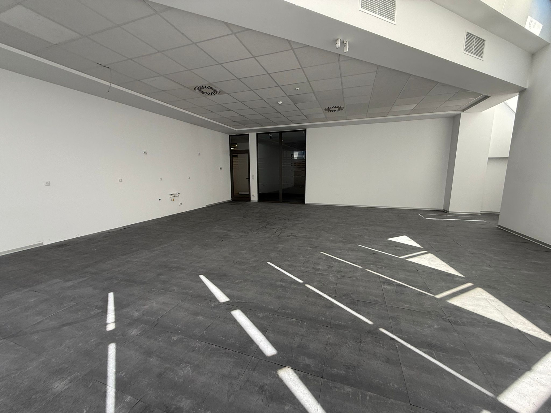Comercial de închiriat în IS Iasi, 570 m²