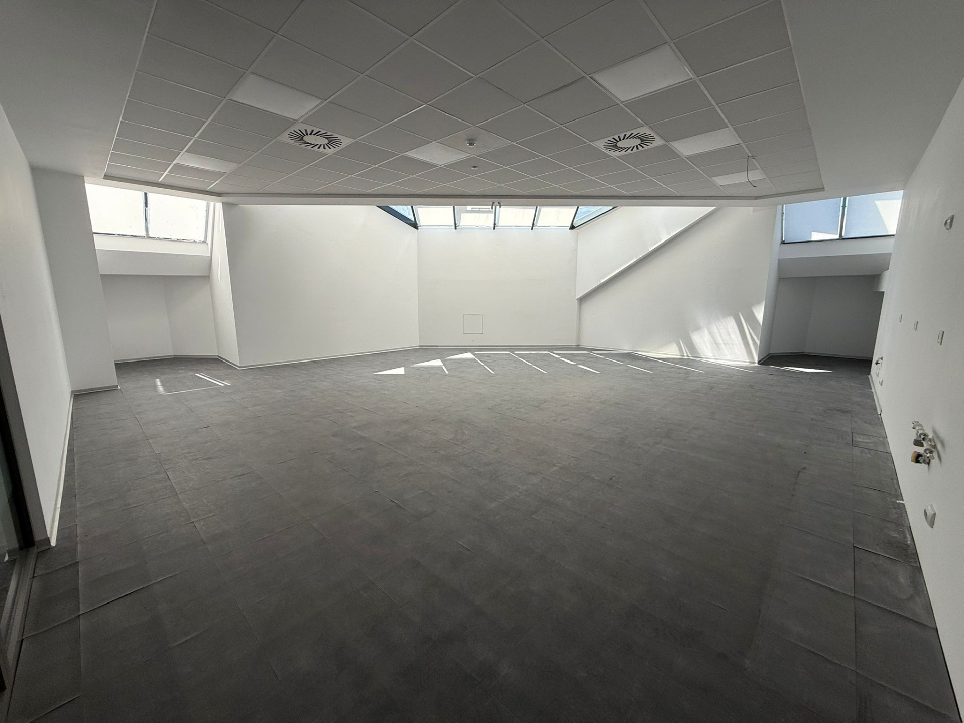 Comercial de închiriat în IS Iasi, 570 m²