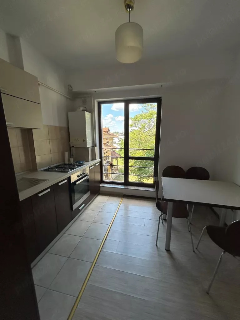 Apartament de închiriat în AG Pitesti, 7000 m²