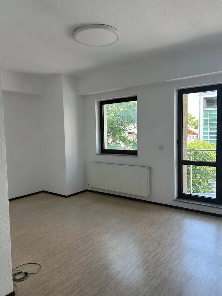 Apartament de închiriat în AG Pitesti, 7000 m²