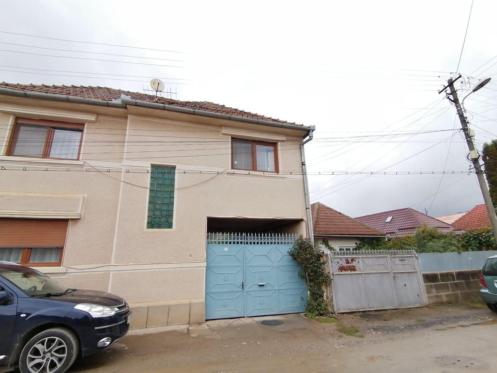 House for Sale – Făgăraș 110 sqm, Shared Courtyard! 2