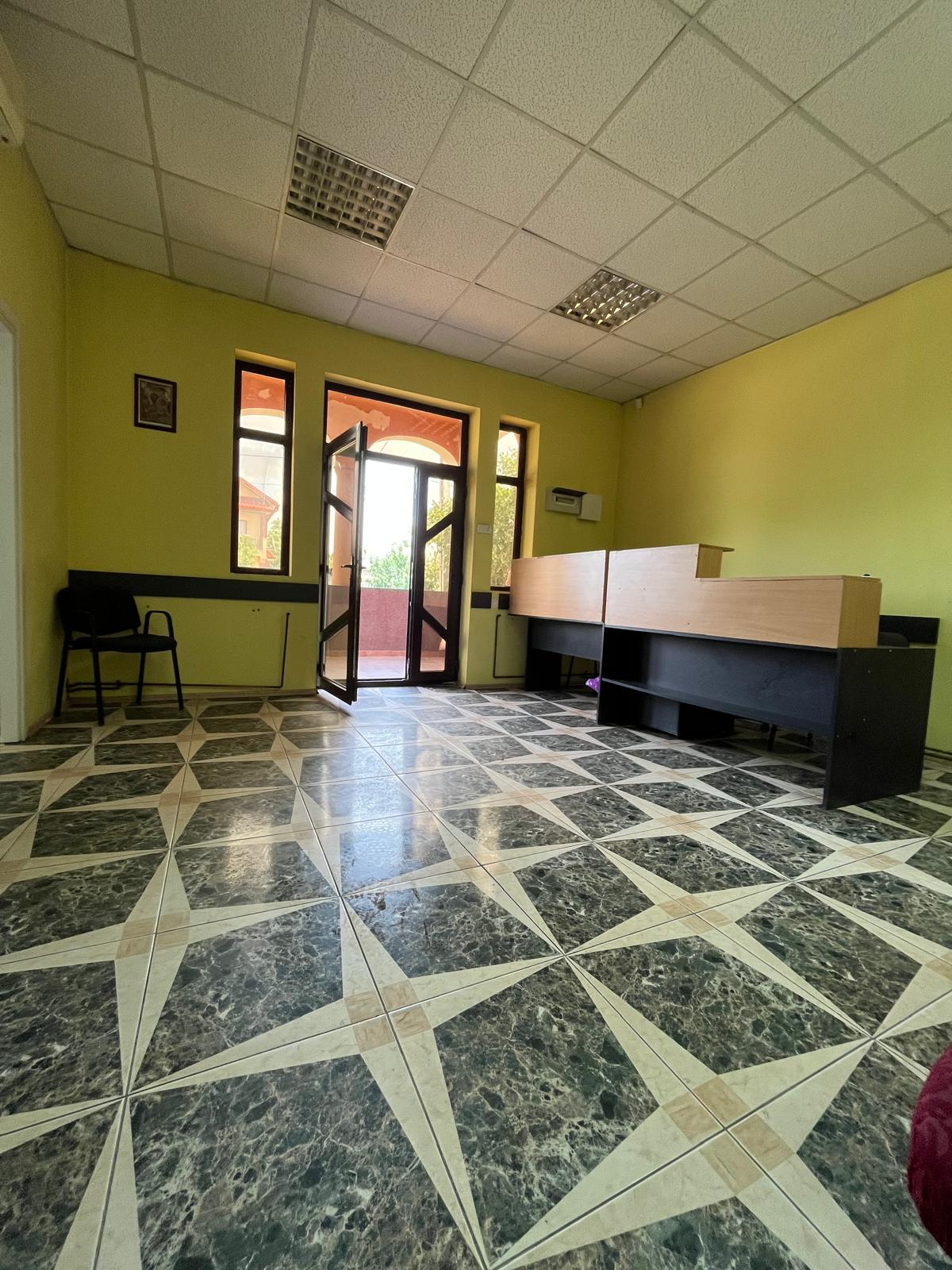 House in the center of Corbii Mari commune, ideal for offices, practice or residence 3