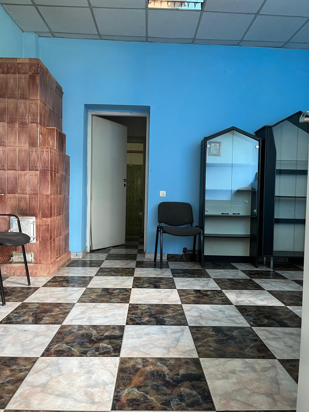 House in the center of Corbii Mari commune, ideal for offices, practice or residence 5