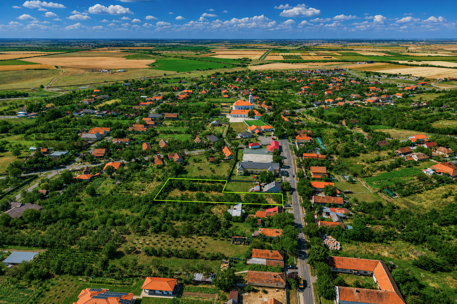For sale: land in the center of Ianova locality 4