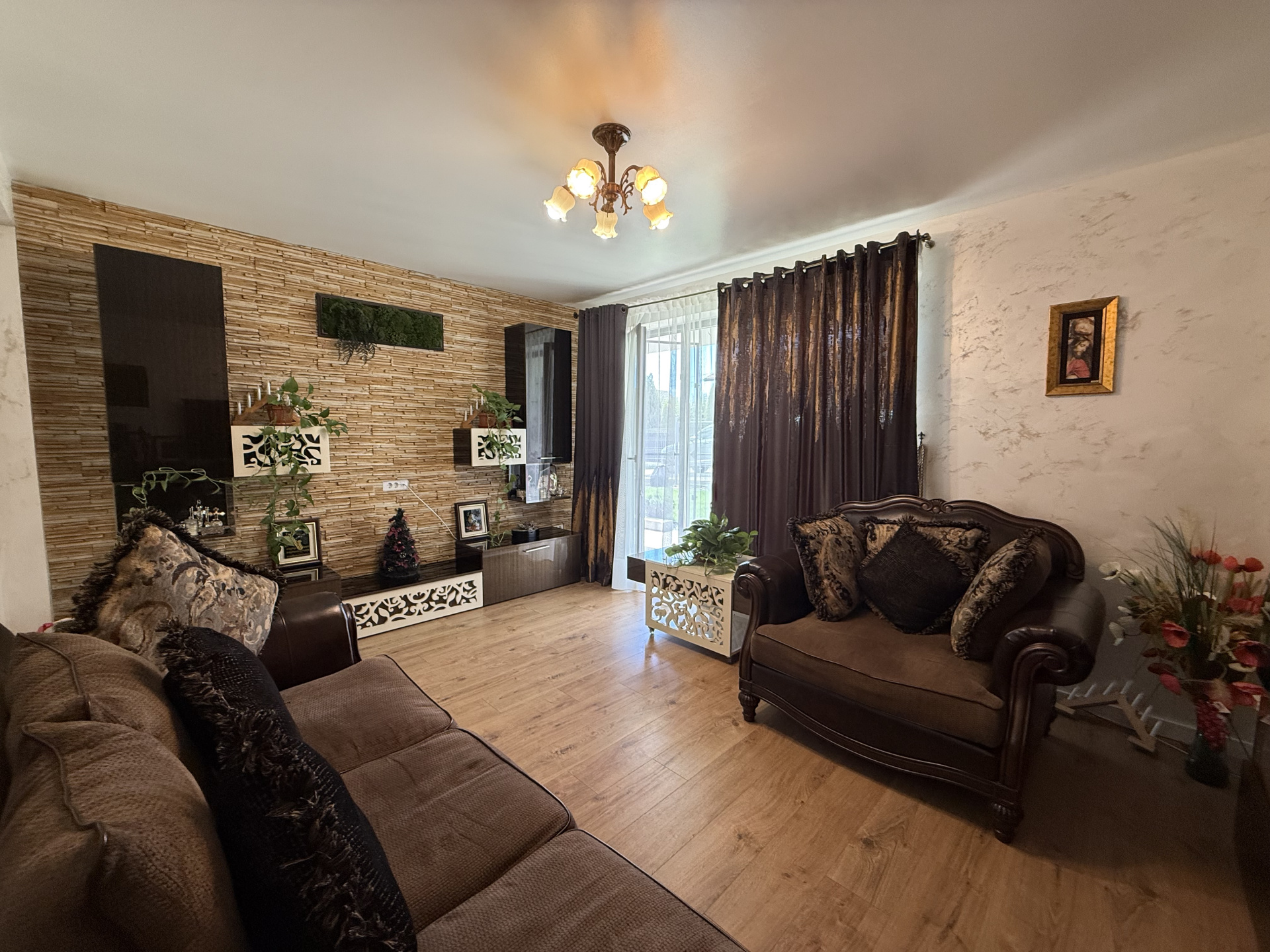 Apartament 3 camere cu curte proprie și terasă de 20 mp | Valea Lupului
