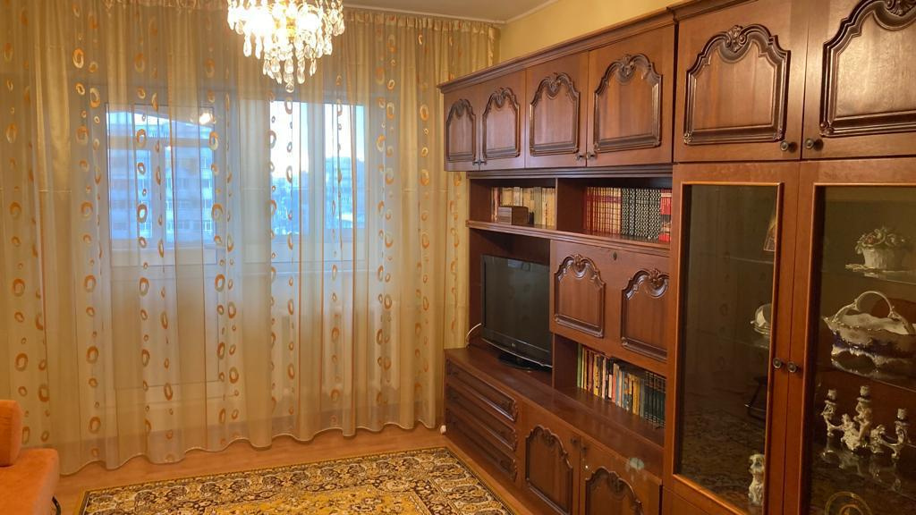Vanzare apartament2 camere Fratii Golesti