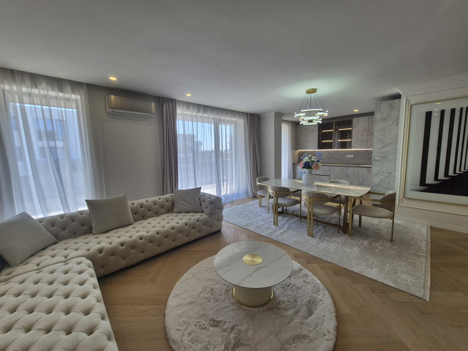 Apartament de închiriat în B Bucuresti, 125 m²