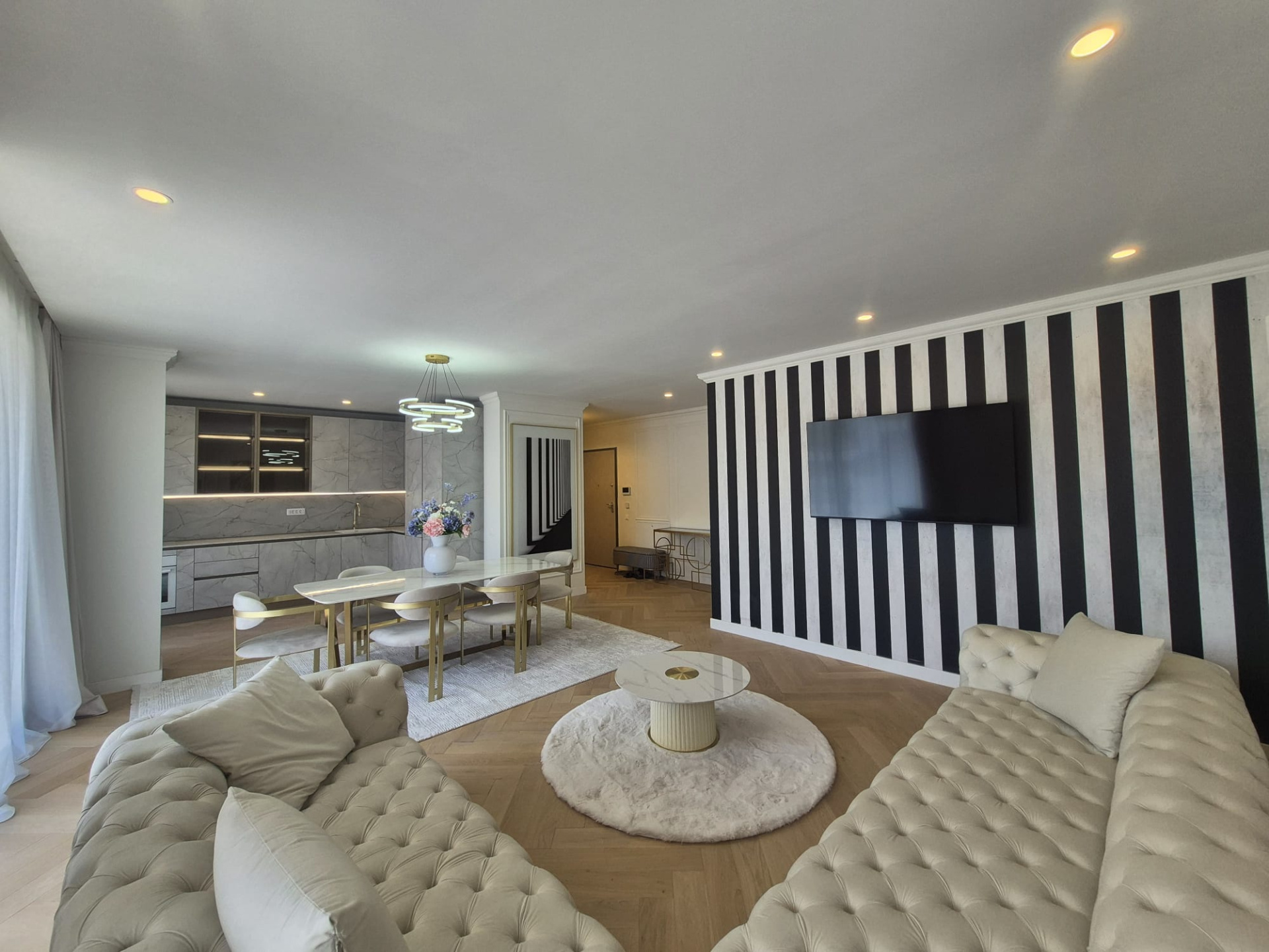Apartament de închiriat în B Bucuresti, 125 m²