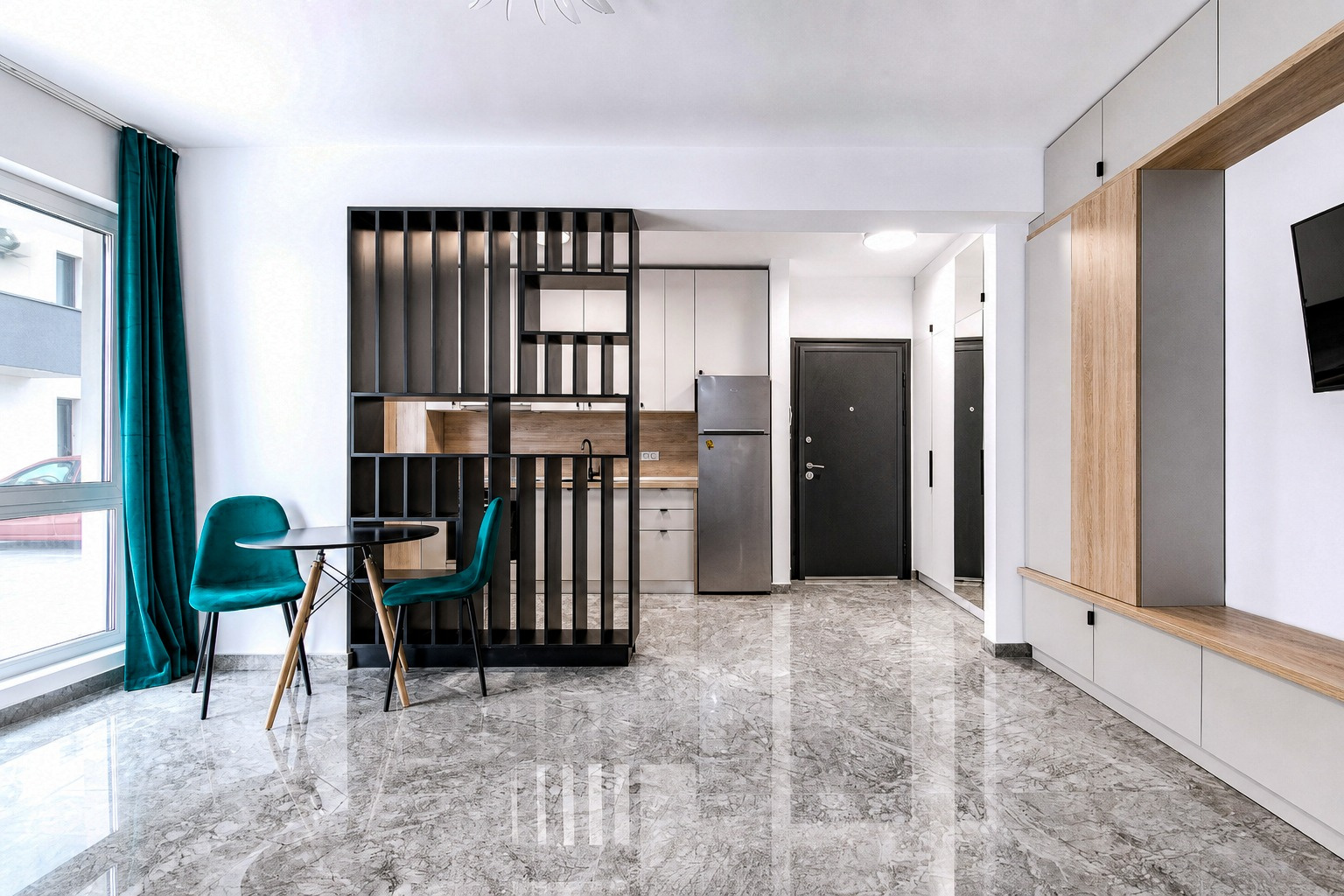 2-Room Apartment | Garden | Parking Included | Giroc