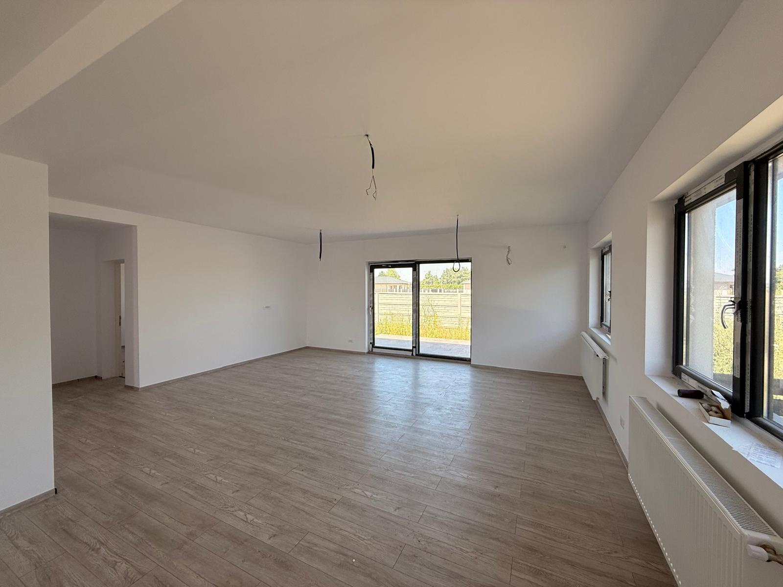 De vanzare casa Crevedia/Samurcasi