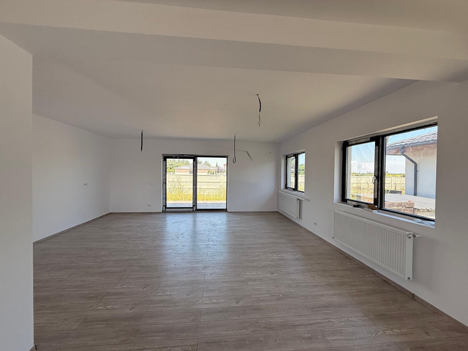 De vanzare casa Crevedia/Samurcasi