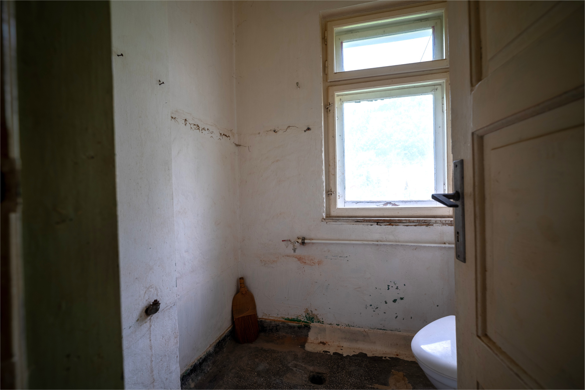 Garsoniera de renovat in centrul statiunii Azuga