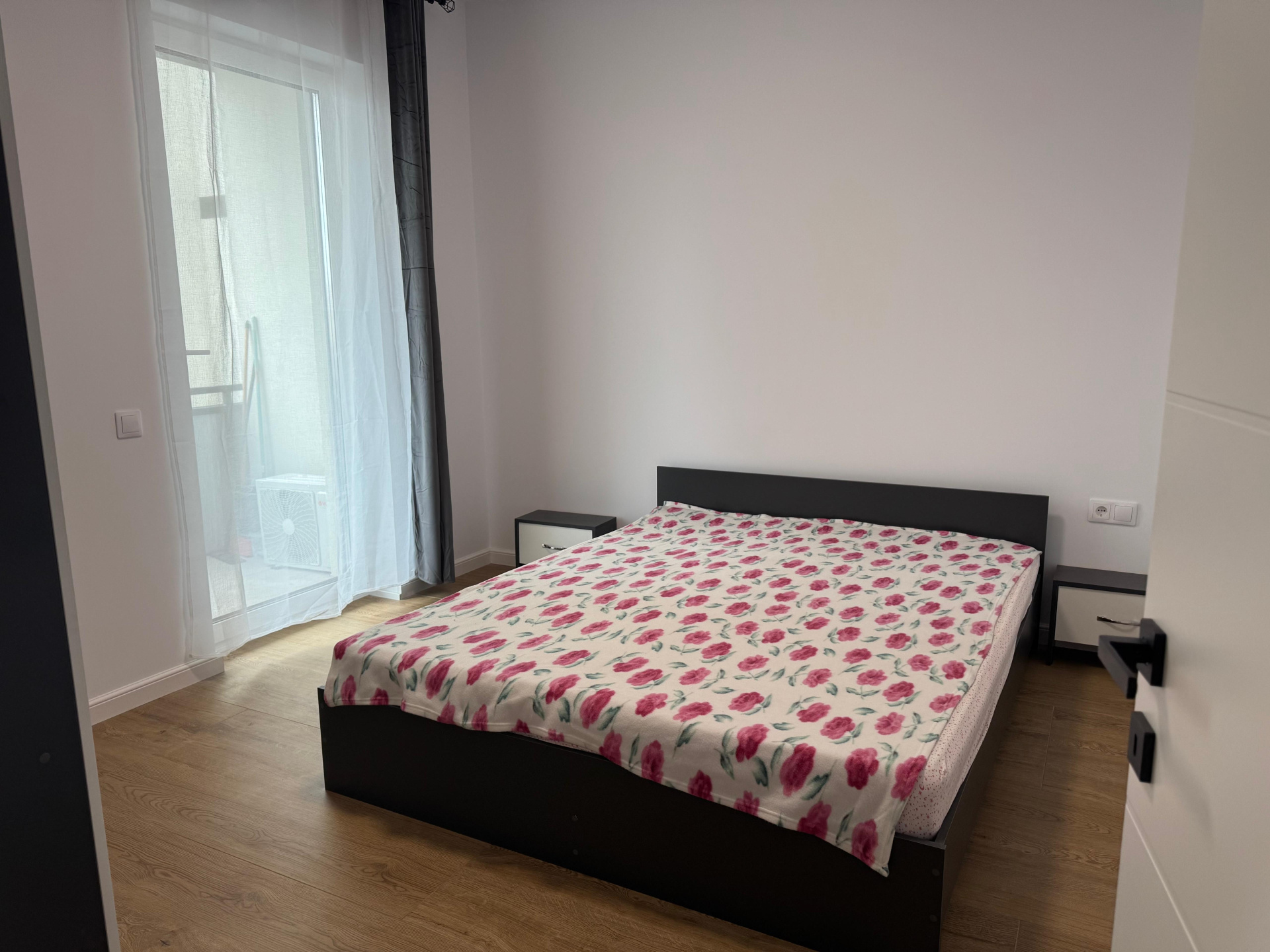 Apartament cu 2 camere de închiriat | Bloc nou | Parcare subterană