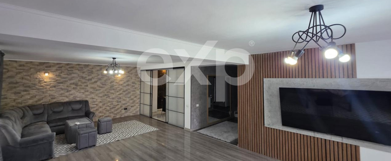 Casa Premium zonă centrală Targoviste P+1 - 4 dormitoare + living, teren 500 mp