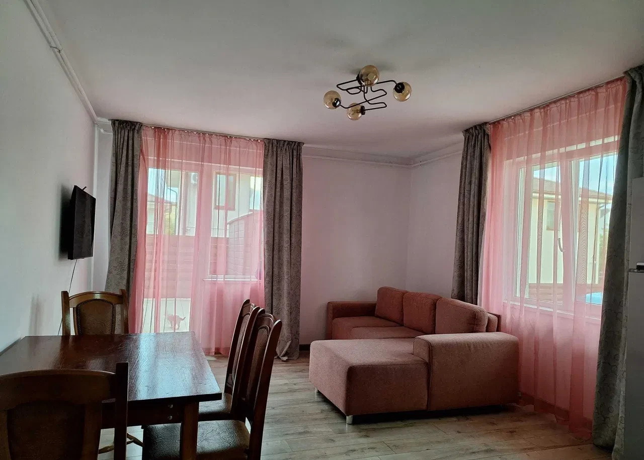 Apartament 3 camere | 2 bai | Garaj | Sesul de Sus