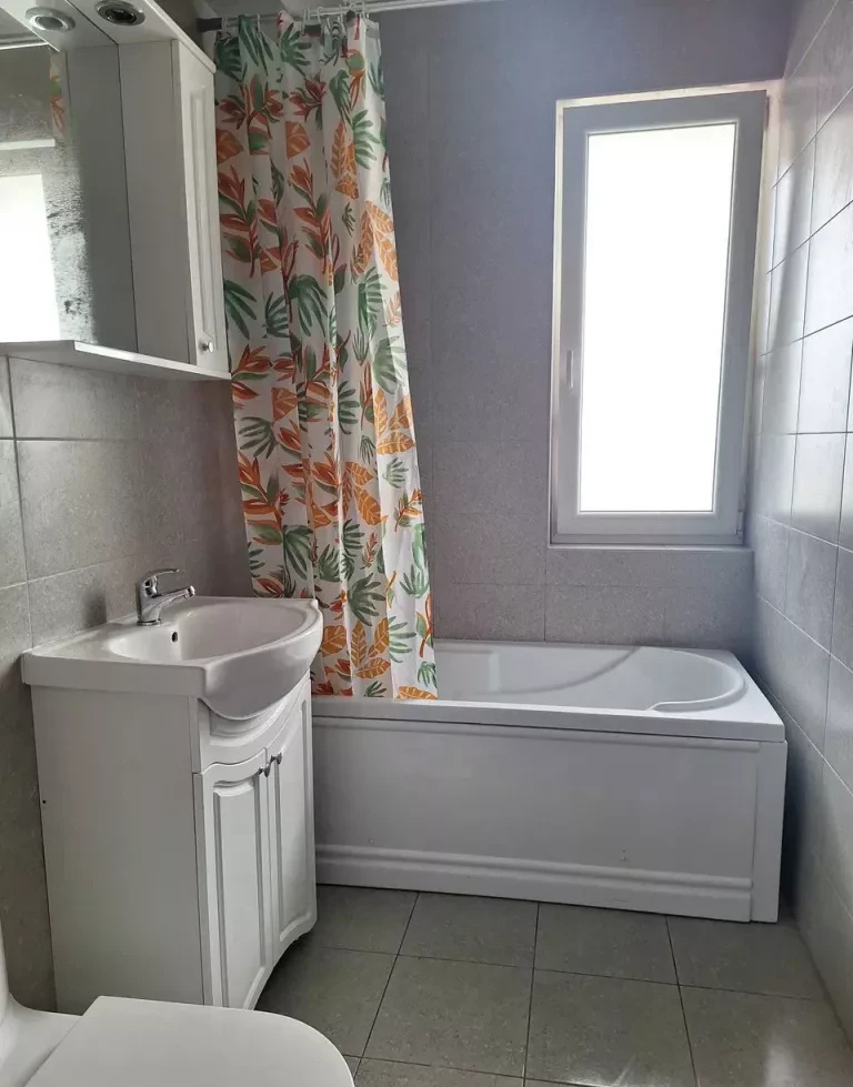 Apartament 3 camere | 2 bai | Garaj | Sesul de Sus