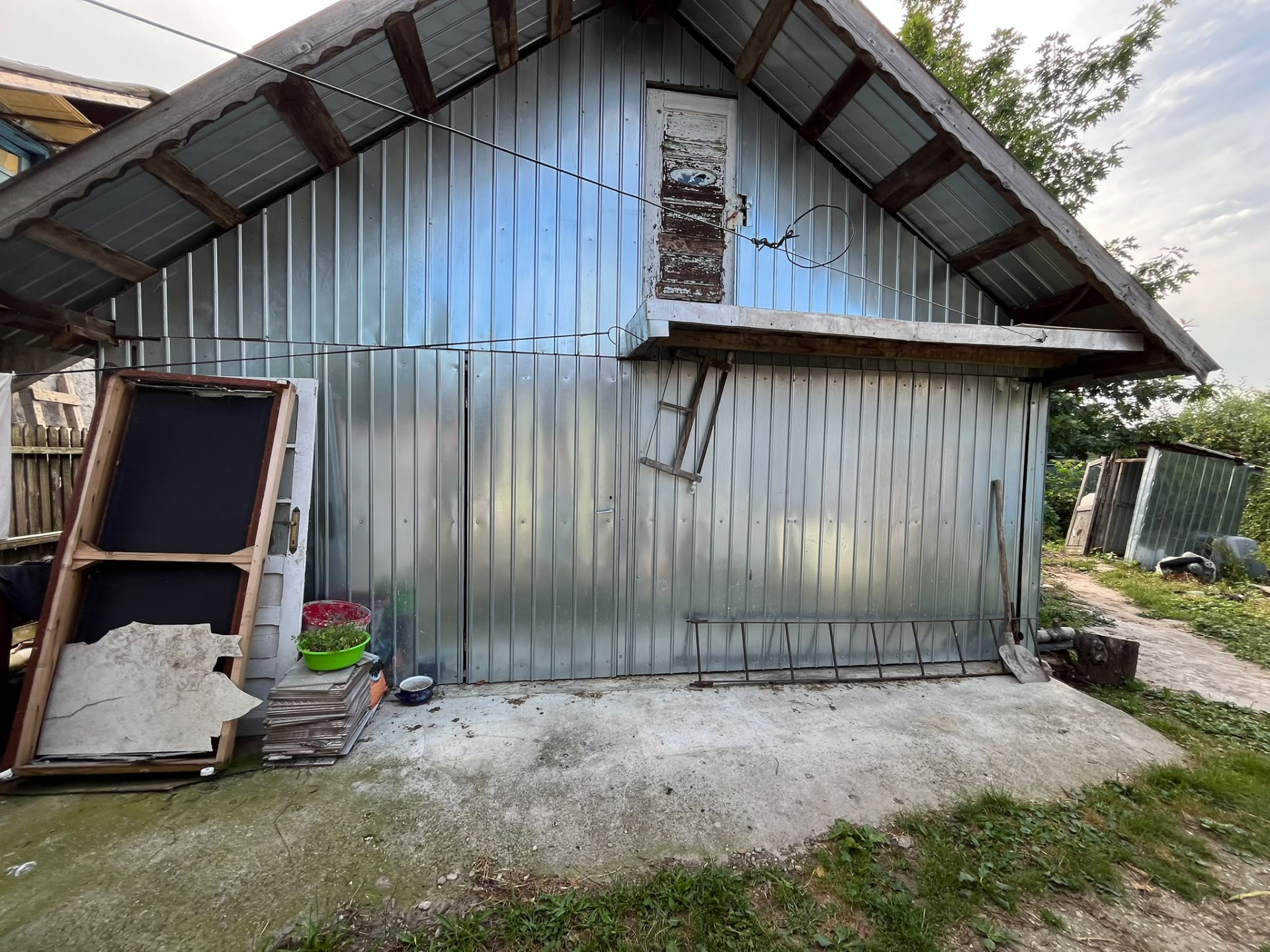 Casa cu 3 camere + teren 567 mp pe Nicolae Balcescu in Gaesti