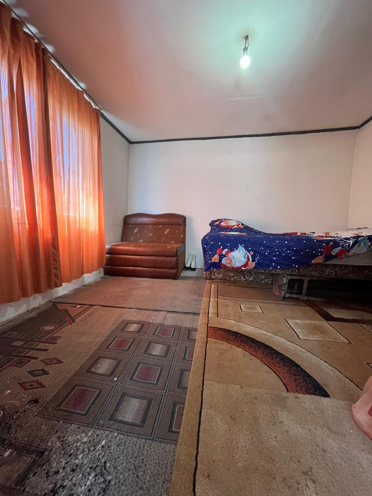 Casa cu 3 camere + teren 567 mp pe Nicolae Balcescu in Gaesti