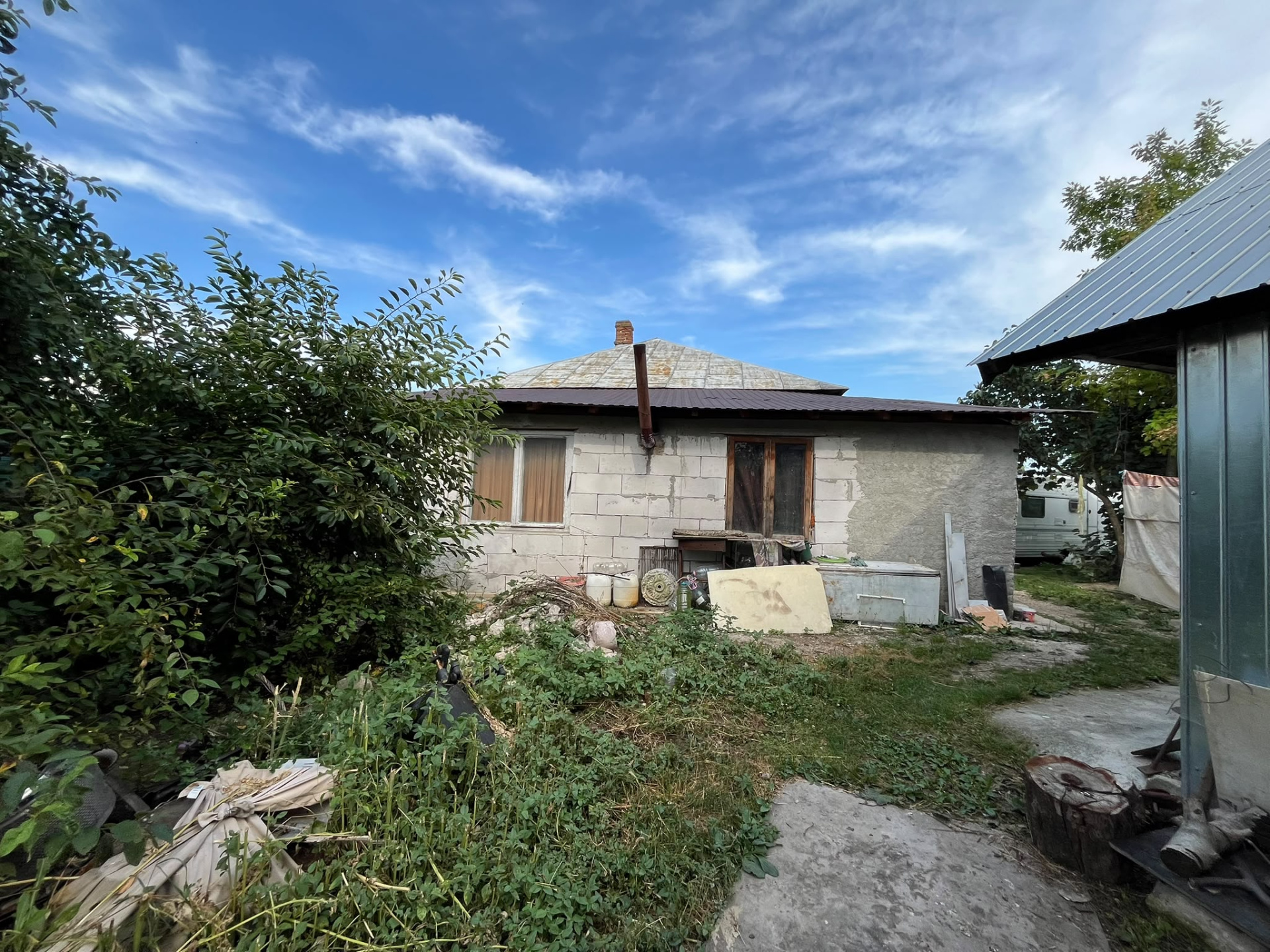 Casa cu 3 camere + teren 567 mp pe Nicolae Balcescu in Gaesti