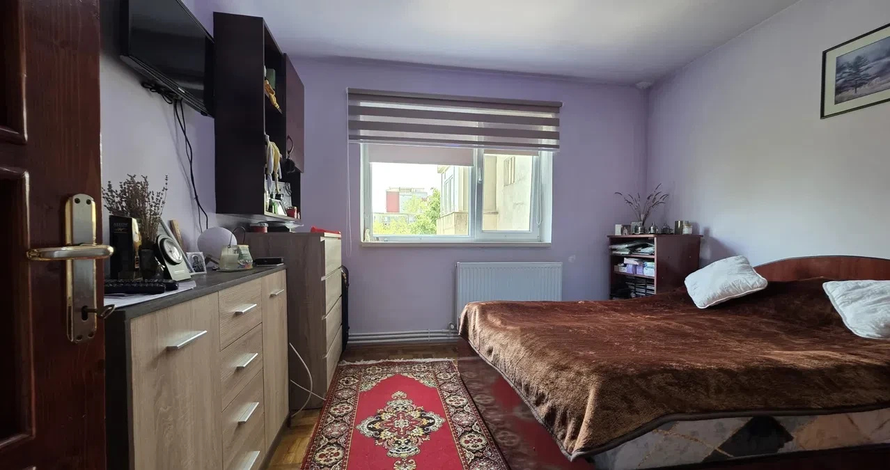 De vânzare apartament 3 camere, 2 balcoane, et 4/10, zona Rovere, Constanta