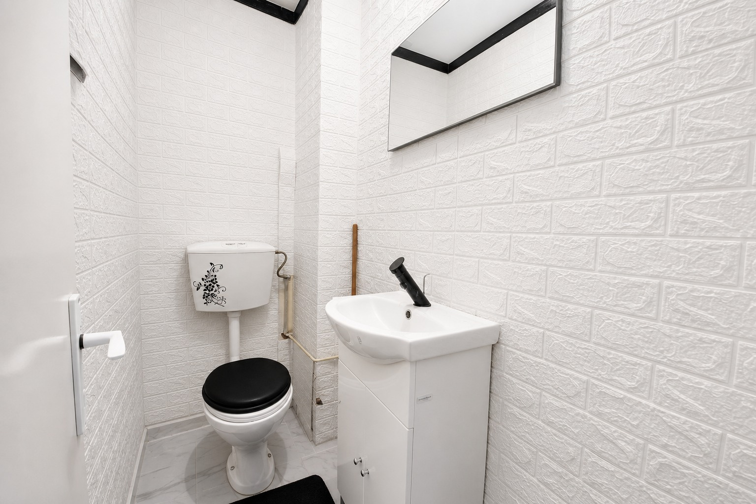 Apartament 4 Camere | Punctele Cardinale | 117 mp | 2 Băi | Centrală Proprie