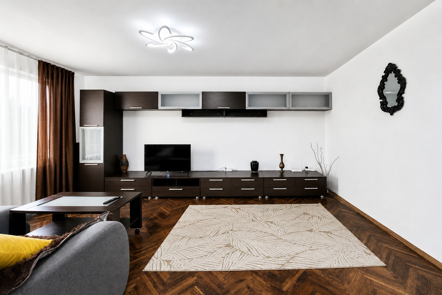 Apartament 4 Camere | Punctele Cardinale | 117 mp | 2 Băi | Centrală Proprie