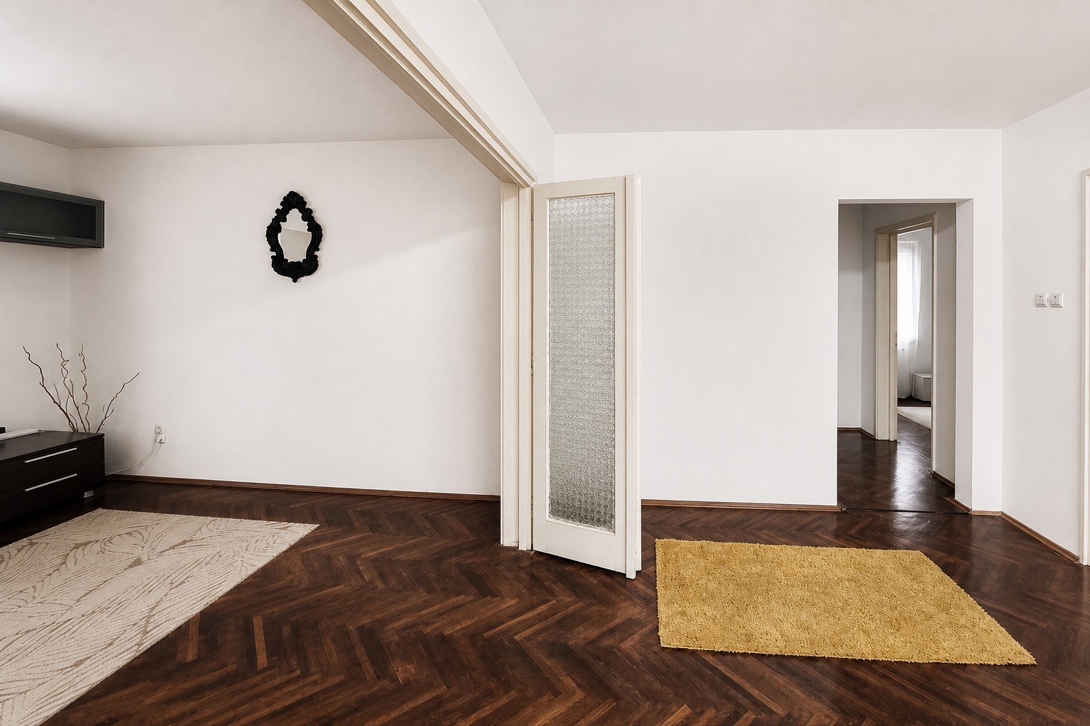 Apartament 4 Camere | Punctele Cardinale | 117 mp | 2 Băi | Centrală Proprie