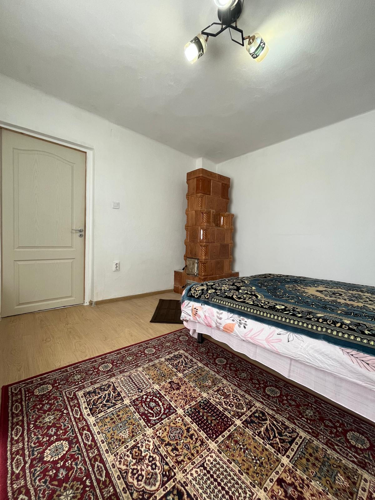 Casa parter + anexa cu 880 mp teren in Brosteni Dambovita