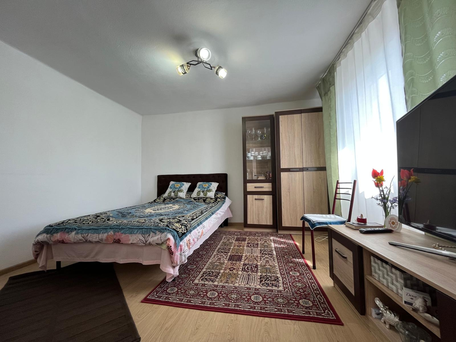 Casa parter + anexa cu 880 mp teren in Brosteni Dambovita