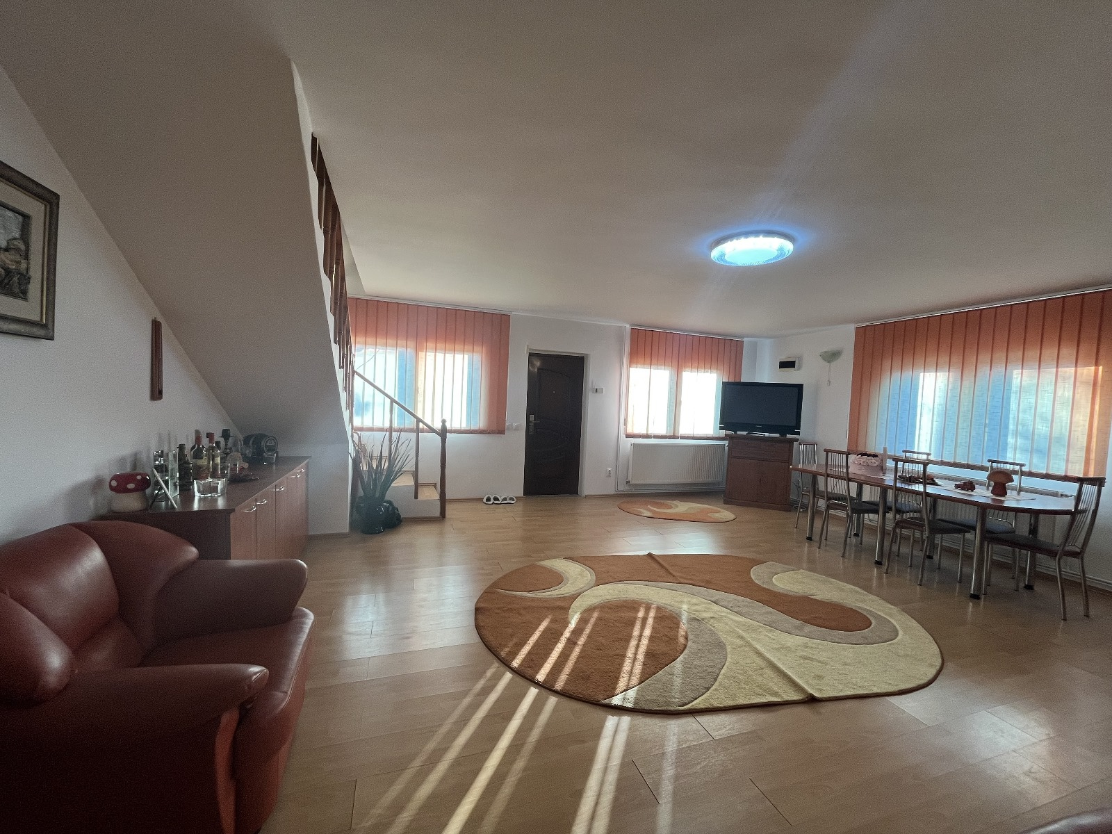 Casă P+M cu vedere spre pădure și teren de 866 mp in Magura Hulubesti
