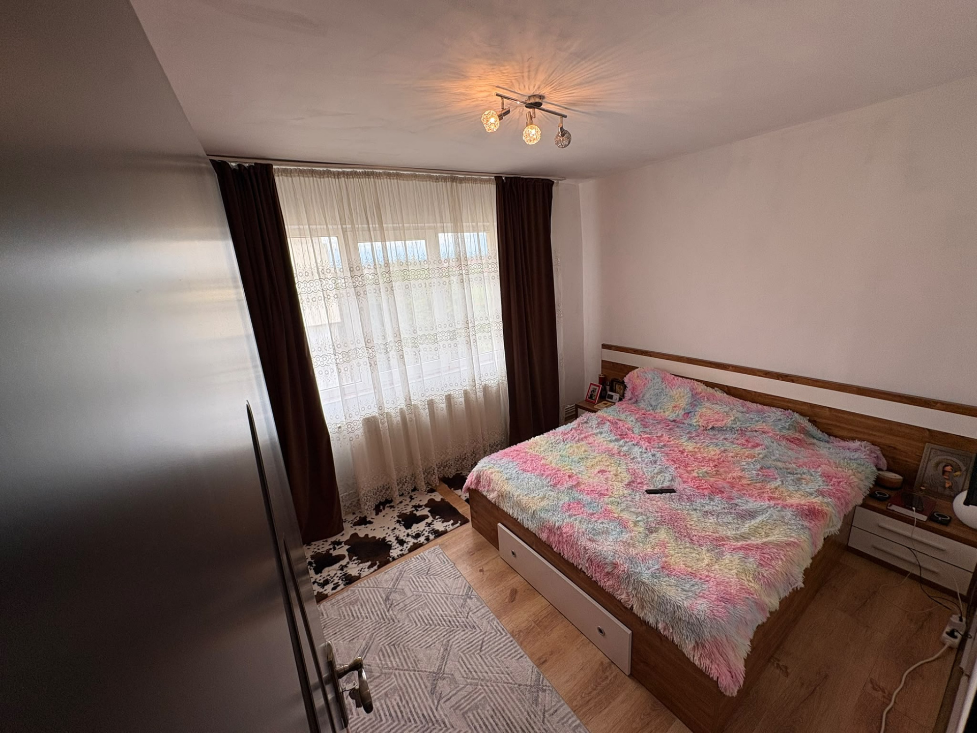APARTAMENT 2 CAMERE COSTESTI