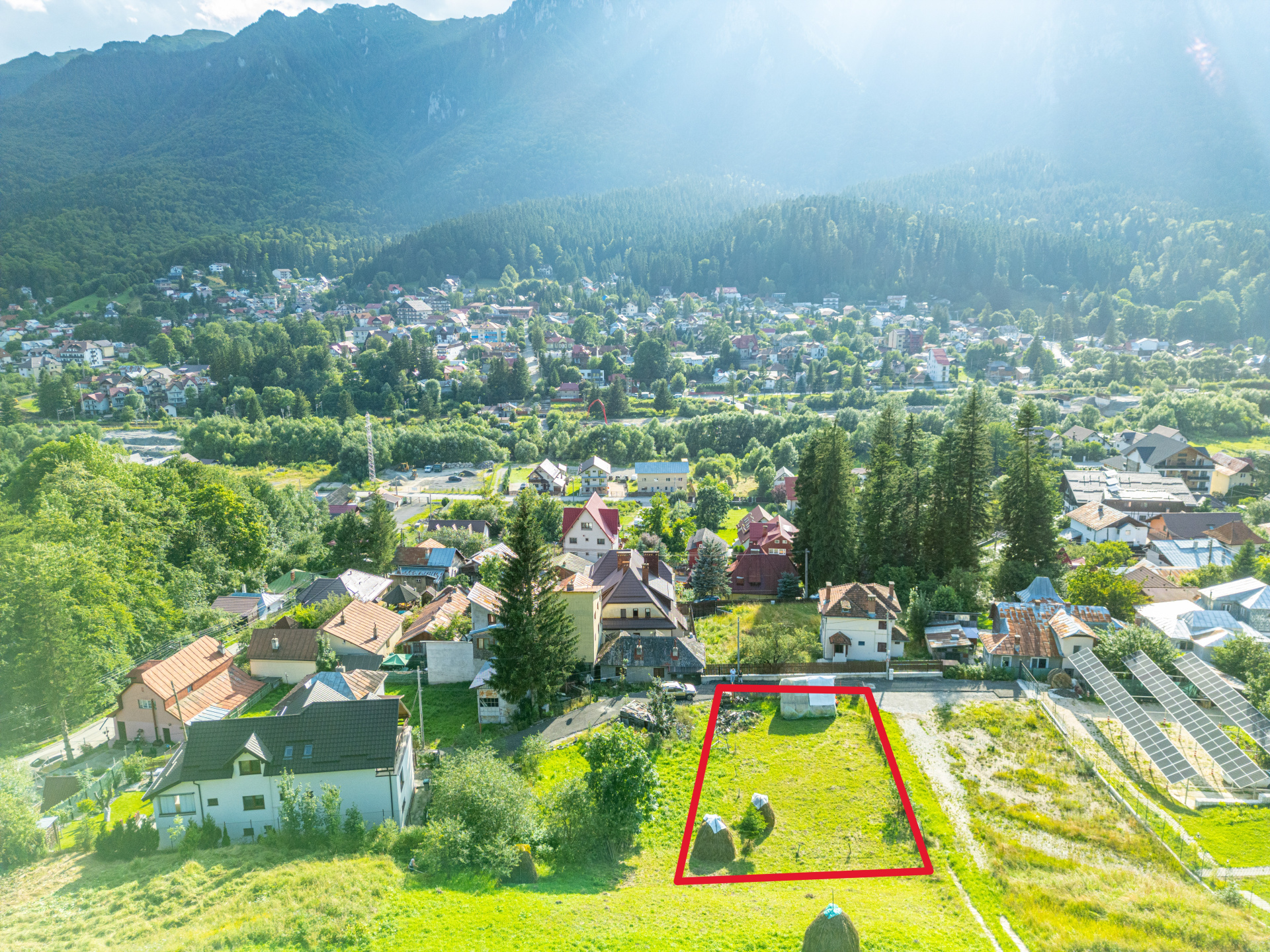 Teren 371 mp intravilan in Busteni cu vedere panoramica catre Muntii Bucegi
